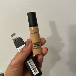 Mac cosmetics pro longwear concealer
